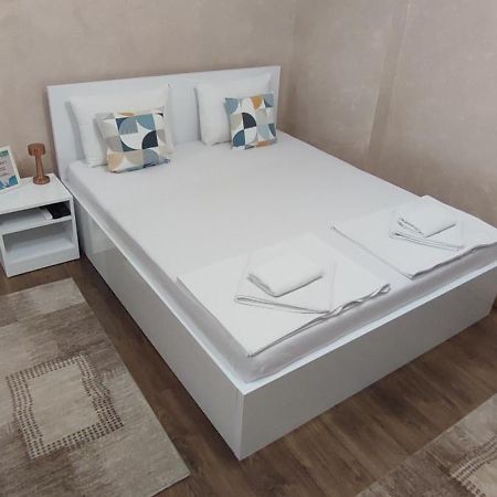 Apartmán Menrat Novi Sad Exteriér fotografie