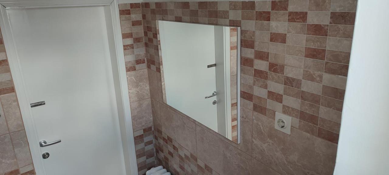 Apartmán Menrat Novi Sad Exteriér fotografie